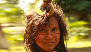 Fille en Amazonie. Photo: Caritas Internationalis