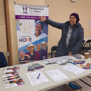 Suzette Montreuil leads campaign activities in the Northwest Territories. Suzette Montreuil dirige les activités des campagnes dans les Territoires du Nord-Ouest.